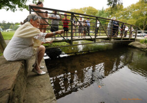 Tashlich Thank you, Donna Fisher, for the photos. https://www.donnafisherphoto.com/